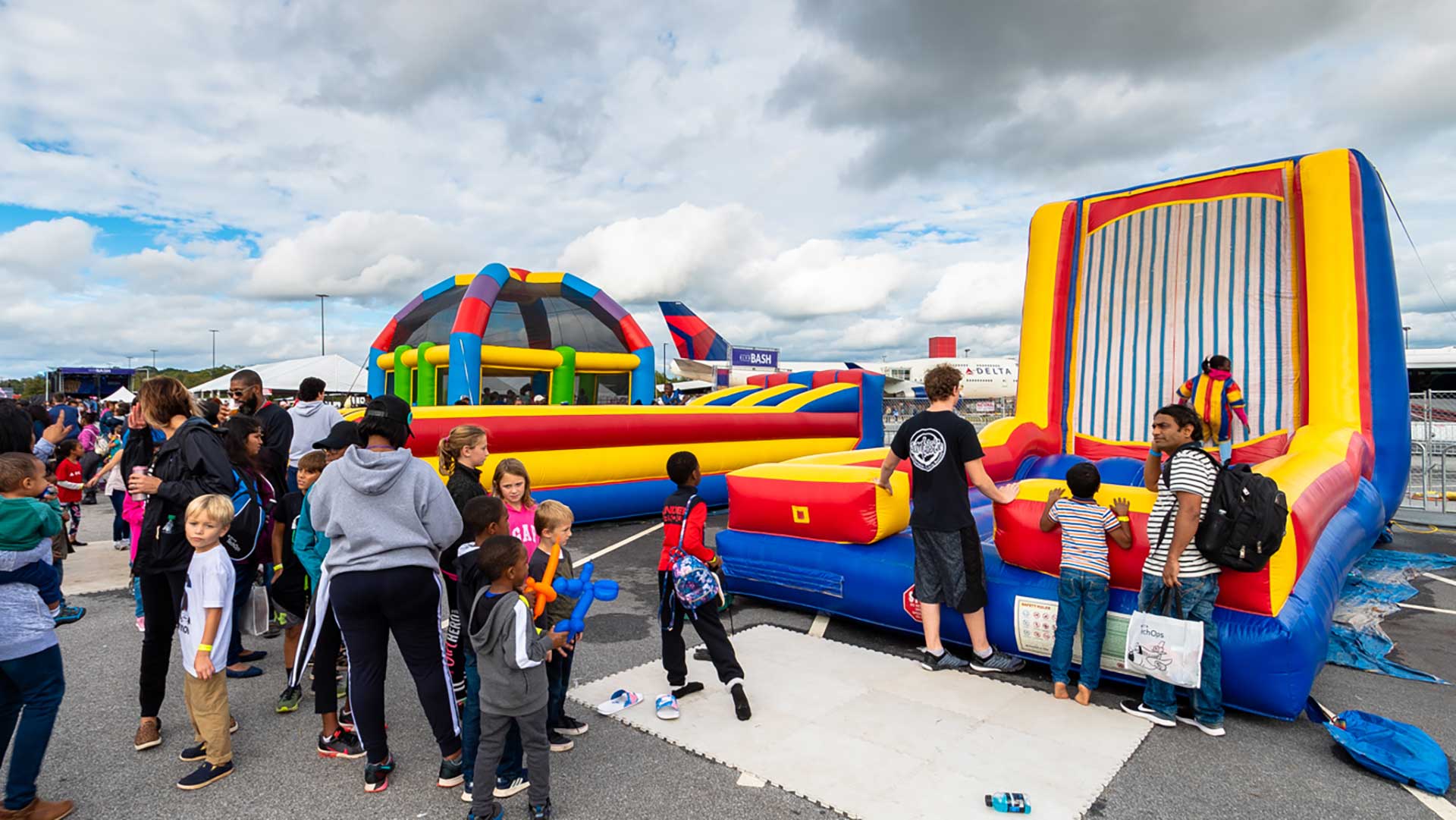 Delta- volo events agency- employee event bounce house